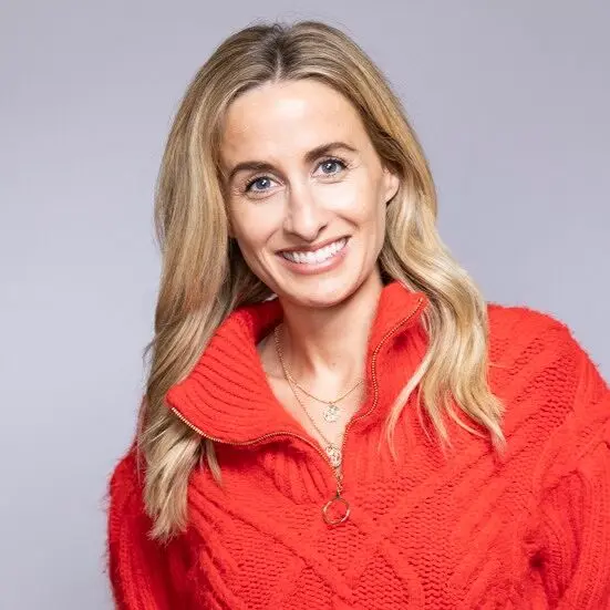 نویسنده کتاب چرا تا به حال کسی این ها را به من نگفته بود - جولی اسمیت