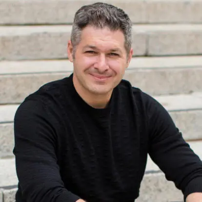 ایتن کراس نویسنده کتاب نشخوار ذهنی